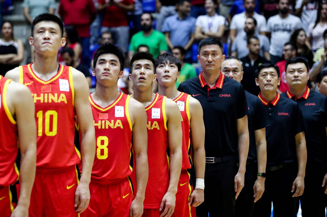 中国男篮集训名单引争议
